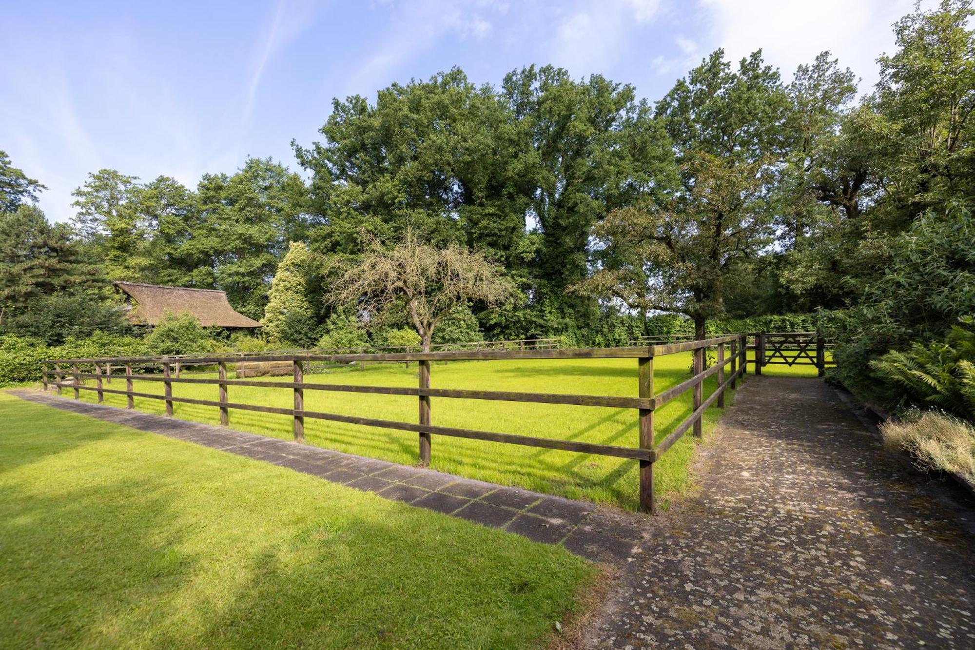 Luxe Hofstede Met Paardenstalling Lunteren Eksteriør bilde